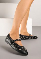 Czarne Balerinki Ozdobione Nitami i Paskiem Finilitia. Czarne baleriny damskie Born2be, z aplikacjami, eleganckie, bez obcasa. Za 79.99 zł.
