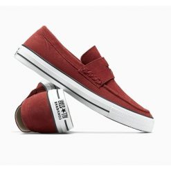 Buty sportowe Converse Chuck Taylor All Star Loafer. Czerwone obuwie sportowe damskie Converse, bez wzorów, z zamszu. Za 490.00 zł.