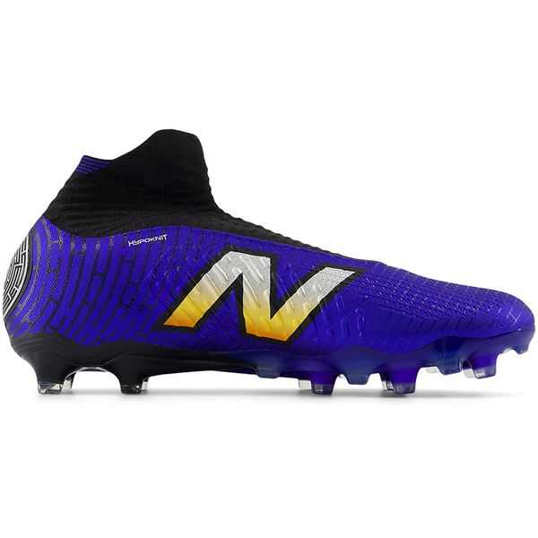 Korki męskie New Balance TEKELA PRO FG V4+ ST1FZ45 – niebieskie. Niebieskie buty sportowe męskie New Balance, z gumy, bez zapięcia, do piłki nożnej. Za 599.99 zł.