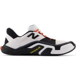 Buty męskie New Balance Minimus TR v2 MXMTRLH2 – białe. Białe buty sportowe męskie New Balance, z gumy, bez zapięcia, do biegania. Za 299.99 zł.