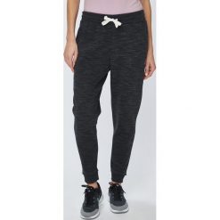 Reebok - Spodnie Marble Pant. Spodnie sportowe damskie marki Nike. Za 179.90 zł.