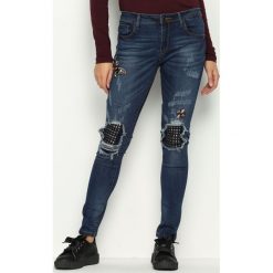 Granatowe Jeansy Buterflies Sequins. Szare jeansy damskie Born2be. Za 109.99 zł.