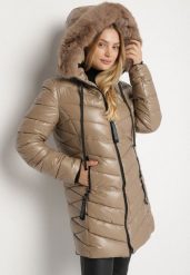 Brązowa Pikowana Kurtka z Kapturem z Futerkiem Zorria. Brązowe kurtki damskie Born2be, plus size, bez wzorów, z dzianiny, z kapturem. Za 229.99 zł.