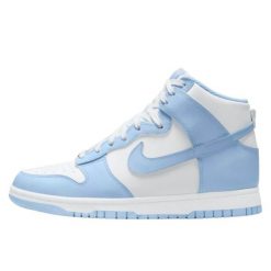 Buty do chodzenia dla dorosłych Nike Dunk High Aluminium. Białe obuwie sportowe damskie Nike, bez wzorów, ze skóry, do biegania. Za 441.35 zł.