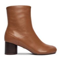 Botki GINO ROSSI. Brązowe botki damskie Gino Rossi, bez obcasa, na słupku, bez zapięcia. Za 219.99 zł.