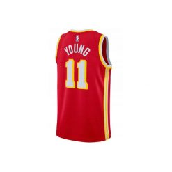 Koszulka męska nike nba atlanta hawks trae young swingman jersey university red. Czerwone koszulki sportowe męskie Nike, m, bez wzorów, z jersey, bez kołnierzyka, bez ramiączek, do biegania. Za 399.00 zł.