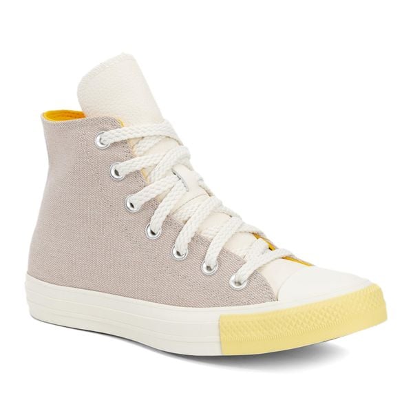 Trampki damskie Converse Chuck Taylor All Star Hi. Szare trampki i tenisówki damskie Converse, bez wzorów, retro, bez zapięcia. Za 249.99 zł.