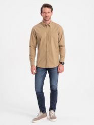 Męska koszula bawełniana REGULAR FIT z kieszenią - jasnobrązowa V2. Brązowe koszule męskie Ombre Clothing, m, bez wzorów, z bawełny, klasyczne, bez kołnierzyka, bez ramiączek. W wyprzedaży za 68.99 zł.