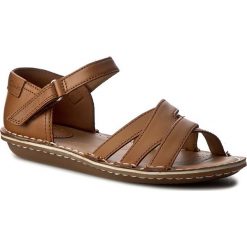 Sandały CLARKS - Tustin Sahara 261156484 Tan Leather. Sandały damskie marki Clarks. W wyprzedaży za 199.00 zł.