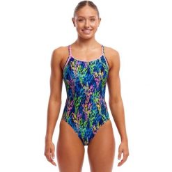 Strój kąpielowy jednoczęściowy FUNKITA Midnight Meadow - Diamond Back. Niebieskie kostiumy jednoczęściowe damskie FUNKITA, bez wzorów, sportowe, do pływania. Za 199.00 zł.