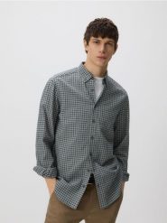 Bawełniana koszula regular fit - ciemnozielony. Zielone koszule męskie Reserved, l, bez wzorów, z bawełny, bez kołnierzyka, bez ramiączek. Za 129.99 zł.