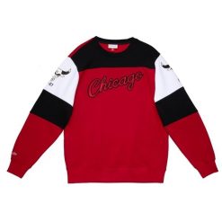 Bluza okrągły dekolt Chicago Bulls. Czerwone bluzy męskie Mitchell & Ness, m, bez wzorów, z bawełny, bez kaptura. Za 518.00 zł.