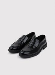 PAKO LORENTE – Czarne lakierowane mokasyny męskie. Czarne eleganckie półbuty Pako Lorente, na jesień, z lakierowanej skóry, eleganckie, bez zapięcia. Za 399.99 zł.