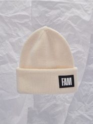 Czapka beanie - kremowy. Białe czapki i kapelusze damskie Sinsay, z aplikacjami, z materiału. Za 25.99 zł.