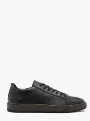 Czarne sportowe półbuty ze skóry licowej. Czarne buty sportowe męskie Ryłko, ze skóry, eleganckie, bez zapięcia. Za 429.99 zł.