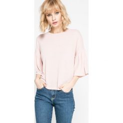 Only - Top Estra Bell. Szare topy damskie Only, z dzianiny, z okrągłym kołnierzem, z krótkim rękawem. W wyprzedaży za 29.90 zł.
