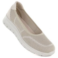 Półbuty tekstylne sportowe na platformie beżowe NEWS 7656. Brązowe półbuty damskie NEWS, bez wzorów, z materiału, sportowe, bez obcasa, na platformie, bez zapięcia. Za 119.99 zł.