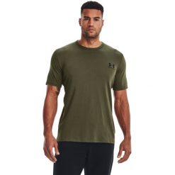 Koszulka męska treningowa UNDER ARMOUR UA SPORTSTYLE LC SS. Zielone koszulki sportowe męskie Under Armour, m, bez wzorów, bez kołnierzyka, bez ramiączek, trekkingowe. Za 99.99 zł.