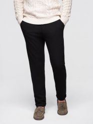 Męskie spodnie z dzianiny pique z regulacją w pasie – czarne V2. Czarne spodnie materiałowe męskie Ombre Clothing, l, bez wzorów, z dzianiny, eleganckie. W wyprzedaży za 194.99 zł.