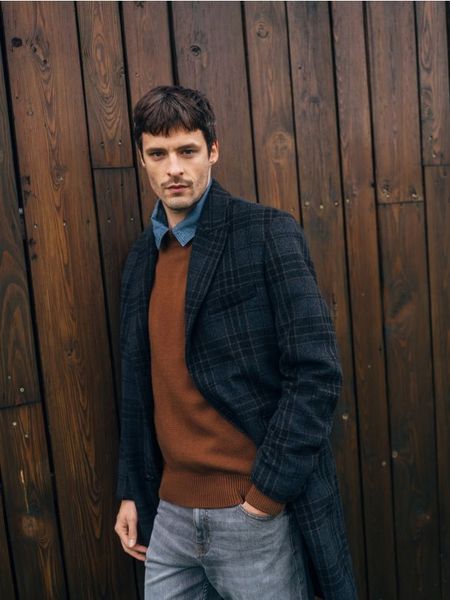 Płaszcz z dodatkiem wełny - granatowy. Niebieskie płaszcze męskie Reserved, l, bez wzorów, z tkaniny, bez kaptura. Za 499.99 zł.