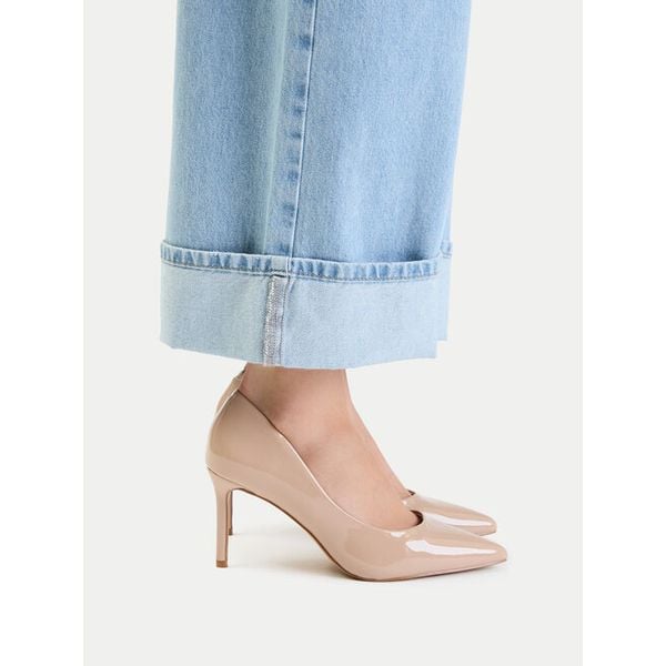 Szpilki JENNY. Brązowe szpilki damskie Jenny, bez wzorów, bez obcasa, bez zapięcia. Za 129.99 zł.