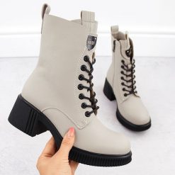 Skórzane botki damskie na klocku beżowe Vinceza 66671. Brązowe botki damskie VINCEZA, ze skóry, bez obcasa, bez zapięcia. Za 339.99 zł.