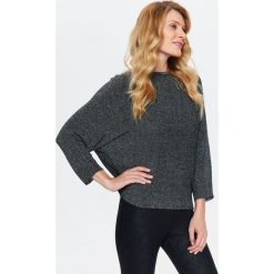 SWETER OVERSIZE Z BŁYSZCZĄCEJ DZIANINY. Swetry damskie TOP SECRET. W wyprzedaży za 59.99 zł.