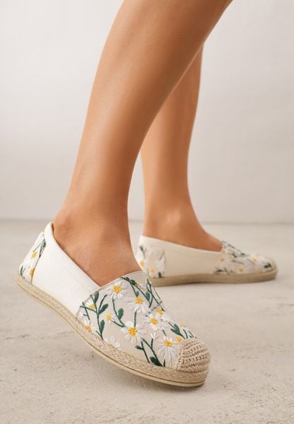 Beżowe Espadryle Ozdobione Kwiatowym Haftem i Plecionką Kiranth. Brązowe espadryle damskie Renee, na lato, bez wzorów, z jeansu, eleganckie, bez obcasa, bez zapięcia. Za 59.99 zł.