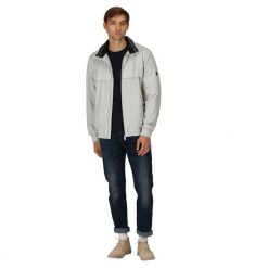 Kurtka Wodoodporna Męska Shorebay. Czarne kurtki męskie Regatta, m, z aplikacjami, z materiału, z kapturem. Za 128.99 zł.