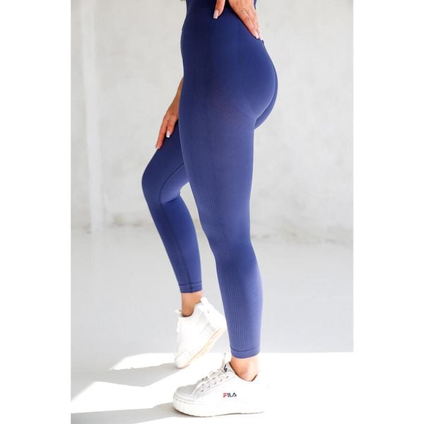 Legginsy bezszwowe push up damskie Squat navy 2skin. Niebieskie legginsy damskie 2SkIN, bez wzorów, z podwyższonym stanem, na fitness i siłownię. Za 219.00 zł.