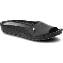 Czarne Klapki Maciejka Damskie Stylowe Obuwie. Czarne klapki damskie Maciejka, z aplikacjami, eleganckie, bez obcasa. Za 175.00 zł.