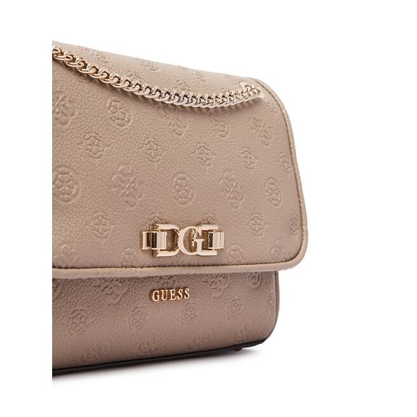 Torebka Guess. Brązowe listonoszki damskie Guess, z aplikacjami, bez dodatków. Za 324.99 zł.