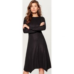 Połyskująca sukienka - Czarny. Czarne sukienki damskie Mohito. Za 119.99 zł.