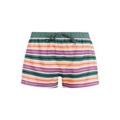 Damskie szorty kąpielowe Protest Burn. Fioletowe szorty sportowe damskie Protest, na lato, s, bez wzorów, z materiału, eleganckie, żeglarskie. Za 252.00 zł.
