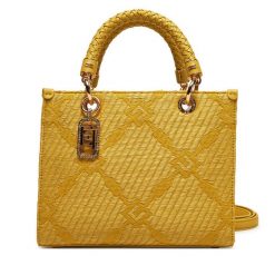 Torba Elisabetta Franchi. Żółte torebki do ręki damskie Elisabetta Franchi, bez wzorów, klasyczne, bez dodatków. Za 1,239.00 zł.