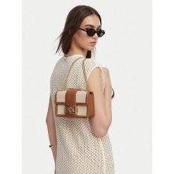 Torebka Armani Exchange. Brązowe listonoszki damskie Armani Exchange, bez wzorów, bez dodatków. Za 669.99 zł.