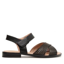 Sandały Caprice. Czarne klapki damskie Caprice, bez wzorów, bez obcasa, na płaskiej podeszwie, bez zapięcia. Za 319.99 zł.