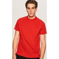 T-shirt z raglanowym rękawem - Czerwony. T-shirty męskie marki Giacomo Conti. W wyprzedaży za 39.99 zł.