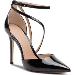 Szpilki GUESS - FL5BRT PAF08 BLACK. Czarne szpilki damskie Guess, z aplikacjami, ze skóry ekologicznej. Za 649.00 zł.