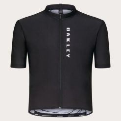 Oakley Koszulka Icon Classic 2.0 Foa406783-02E. Czarne buty sportowe męskie Oakley, xl, bez wzorów, bez kołnierzyka, bez ramiączek, rowerowe. Za 345.99 zł.