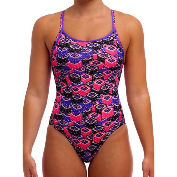 Strój kąpielowy jednoczęściowy FUNKITA Mushi Sushi - Diamond Back. Fioletowe kostiumy jednoczęściowe damskie FUNKITA, s, bez wzorów, sportowe, do pływania. Za 259.00 zł.