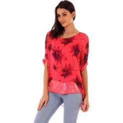Koszulka w kolorze czerwonym. T-shirty damskie 100% Soie, klasyczne, z okrągłym kołnierzem. W wyprzedaży za 130.95 zł.