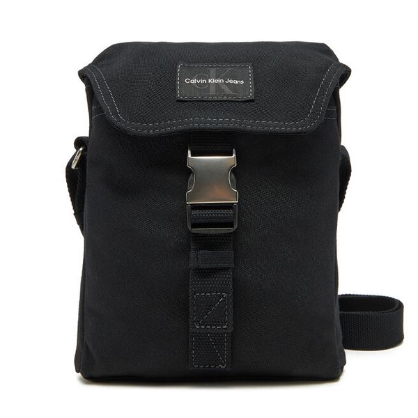 Saszetka Calvin Klein Jeans. Czarne saszetki męskie Calvin Klein Jeans, z jeansu, młodzieżowe, małe. Za 166.99 zł.