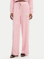 Juicy Couture Spodnie dresowe Regan JCWBJ125335 Różowy Wide Leg. Czerwone spodnie dresowe damskie Juicy Couture, xxs, bez wzorów, z bawełny. Za 199.99 zł.