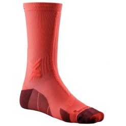 Skarpety do biegania X-Socks Trail Run Discover Crew. Czerwone skarpety damskie XBIONIC, bez wzorów. Za 109.17 zł.
