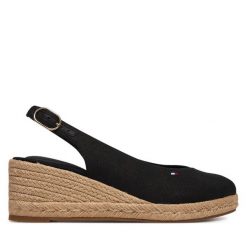 Espadryle Tommy Hilfiger. Czarne sandały damskie Tommy Hilfiger, bez wzorów, bez obcasa, bez zapięcia. Za 359.99 zł.