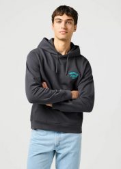 MĘSKA BLUZA WRANGLER SMALL LOGO HOODIE FADED BLACK 112364094. Czarne bluzy męskie Wrangler, m, bez wzorów, bez kaptura. Za 179.99 zł.
