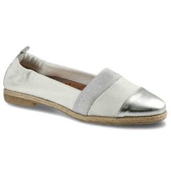 Półbuty damskie Lamelia, wsuwane ze skóry naturalnej i na płaskiej podeszwie, białe srebrne, 40C1167. Białe półbuty damskie LAMELIA, na lato, bez wzorów, ze skóry, eleganckie, bez obcasa, na płaskiej podeszwie, bez zapięcia. Za 179.00 zł.