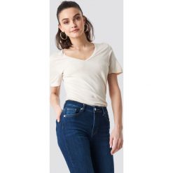 NA-KD Basic T-shirt basic z dekoltem V - White,Beige. T-shirty damskie marki NA-KD Basic. Za 52.95 zł.