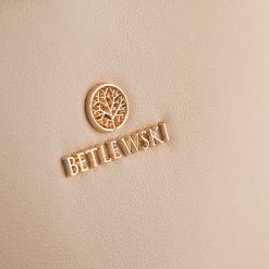 Plecak damski MILEY BETLEWSKI® bezowy. Brązowe plecaki damskie bez wzorów. Za 149.99 zł.